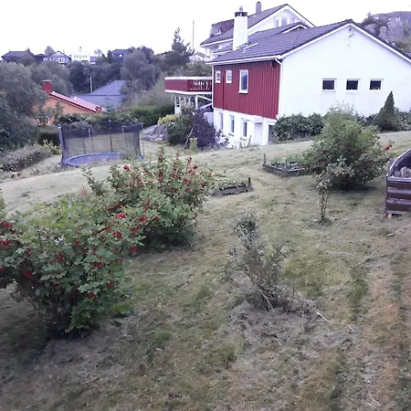 Idyllic House&garden, Urban&quiet Area, Free Car Parking *