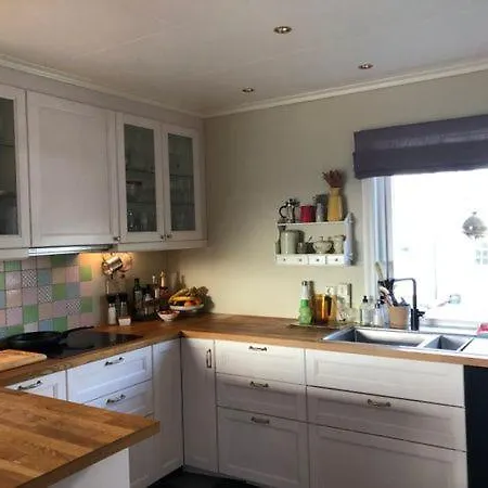Idyllic House&garden, Urban&quiet Area, Free Car Parking Holiday home