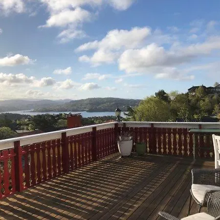 Idyllic House&garden, Urban&quiet Area, Free Car Parking Holiday home *