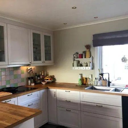 Idyllic House&garden, Urban&quiet Area, Free Car Parking Casa vacanze