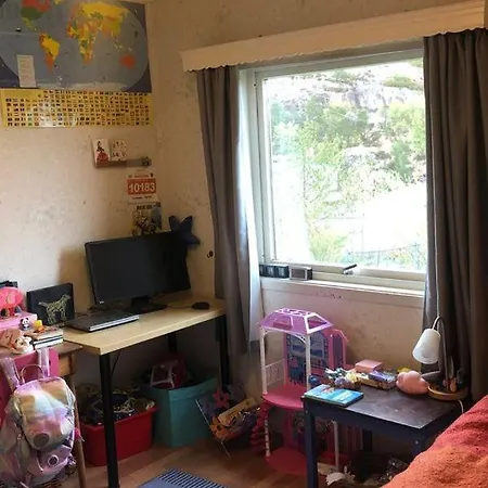 Vakantiehuis Idyllic House&garden, Urban&quiet Area, Free Car Parking Bergen